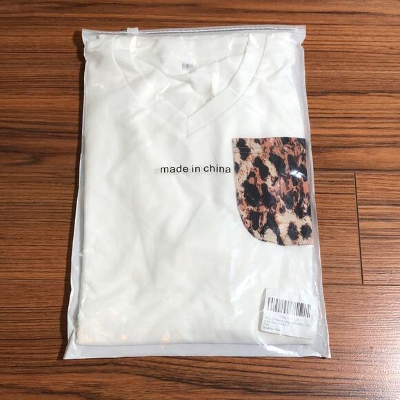 New MIHOLL V-Neck T-Shirt with Leopard Print Pocket Short Sleeve Size Small - Picture 5 of 6